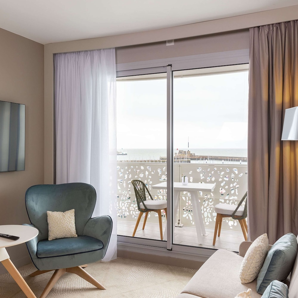 Suite, 1 Bedroom - Photo 6