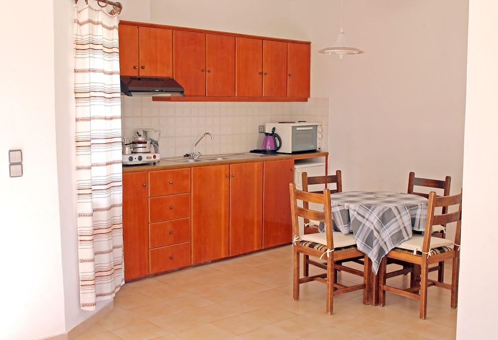 Three Bed Studio  With Sea View photo 1