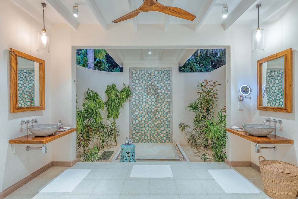 Deluxe Beach Villa photo 2
