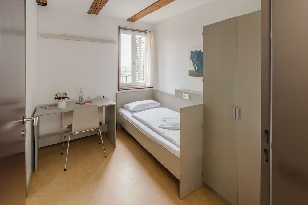 Standard Single Room photo 2