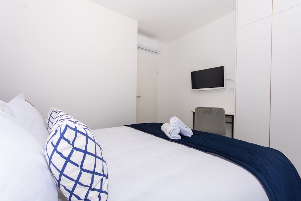 Luxury Apartment Royal M with Pool III