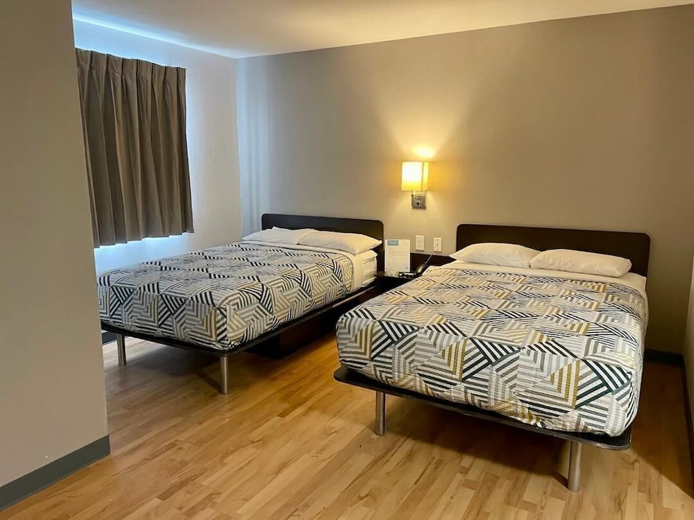 Standard Room, 2 Double Beds, Non Smoking photo 2