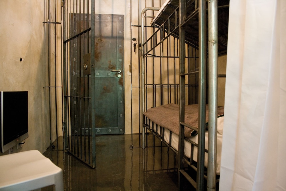 Room (Jail House Cell) - Photo 1