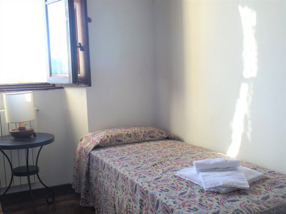 House, 2 Bedrooms, Lake View