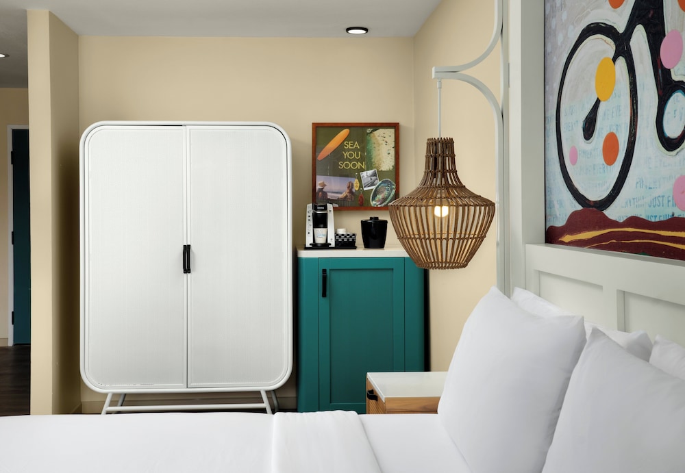 Standard Room, 1 Queen Bed, Accessible (Mobility Accessible) - Photo 1