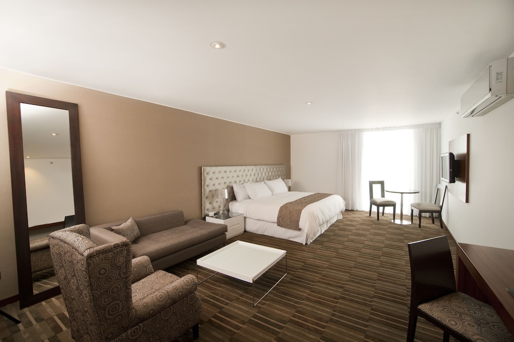 Junior Suite, 1 King Bed - Photo 3