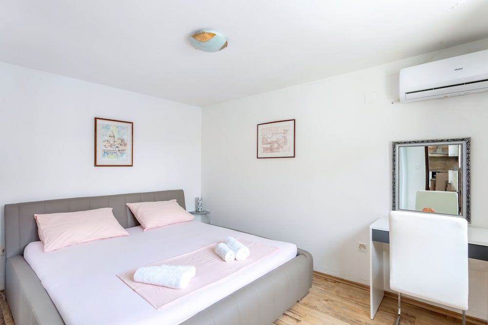 Appartamento, 1 camera da letto, terrazzo, lato piscina
