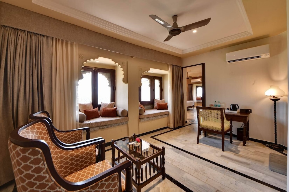 Hazel Suite With Bathtub photo 3