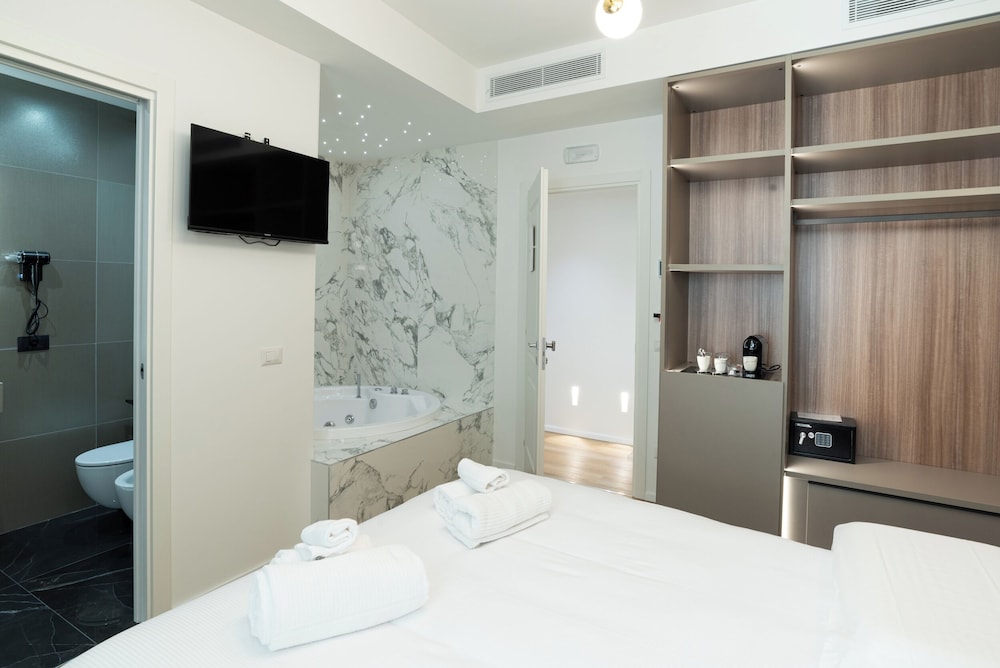 Junior Double Room
