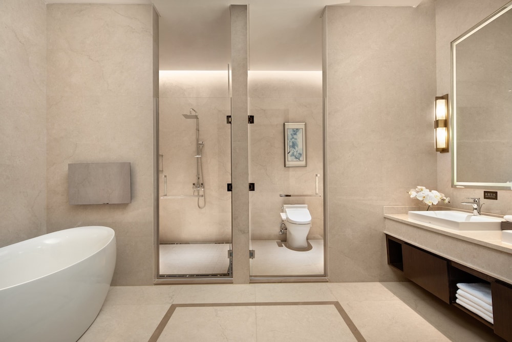 Suite, 1 Bedroom photo 2