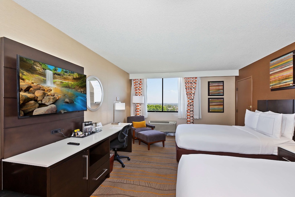 Doubletree by Hilton Whittier, Photo 3
