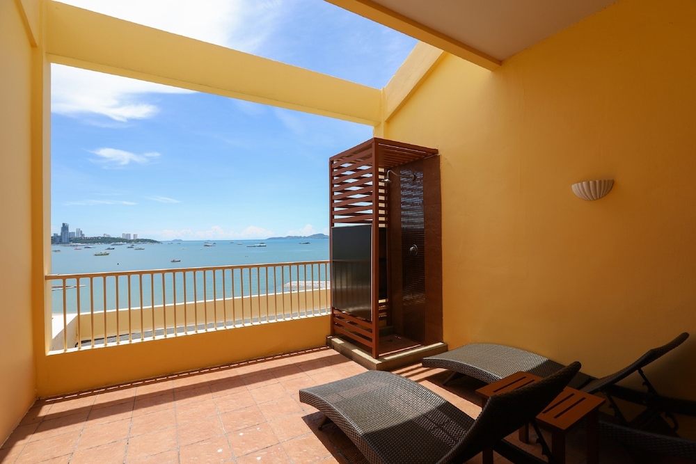 Club Grand Room Two Queen