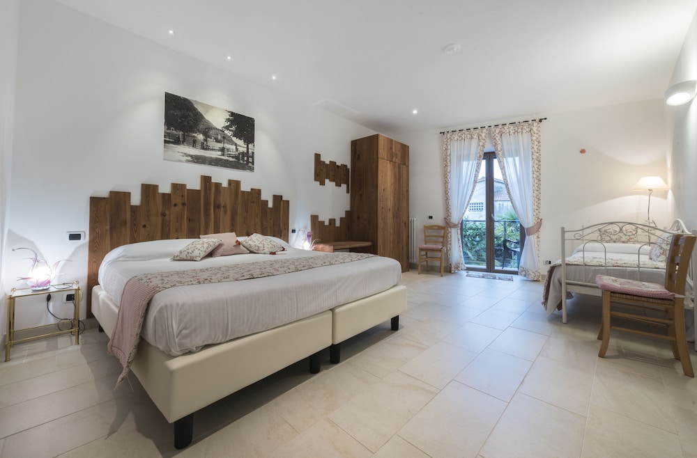 Triple Room, Balcony