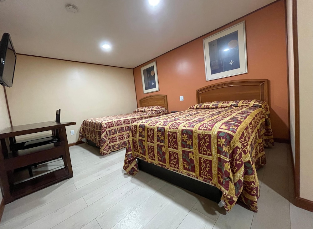 Room, 2 Double Beds, Non Smoking photo 1