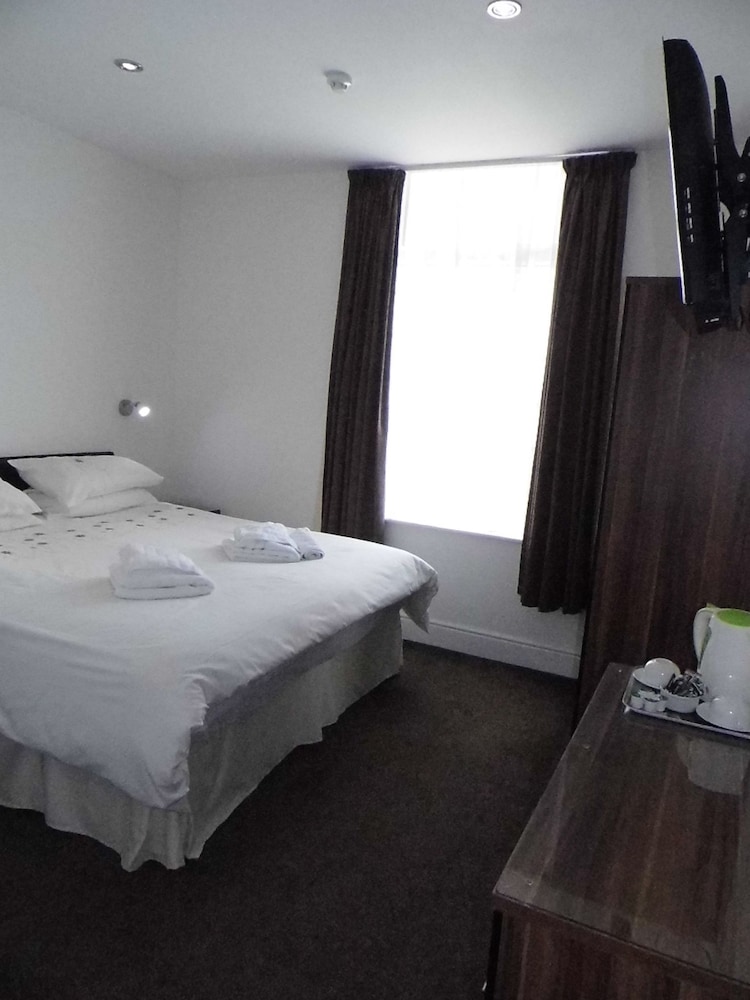 Standard Double Room, 1 King Bed photo 2