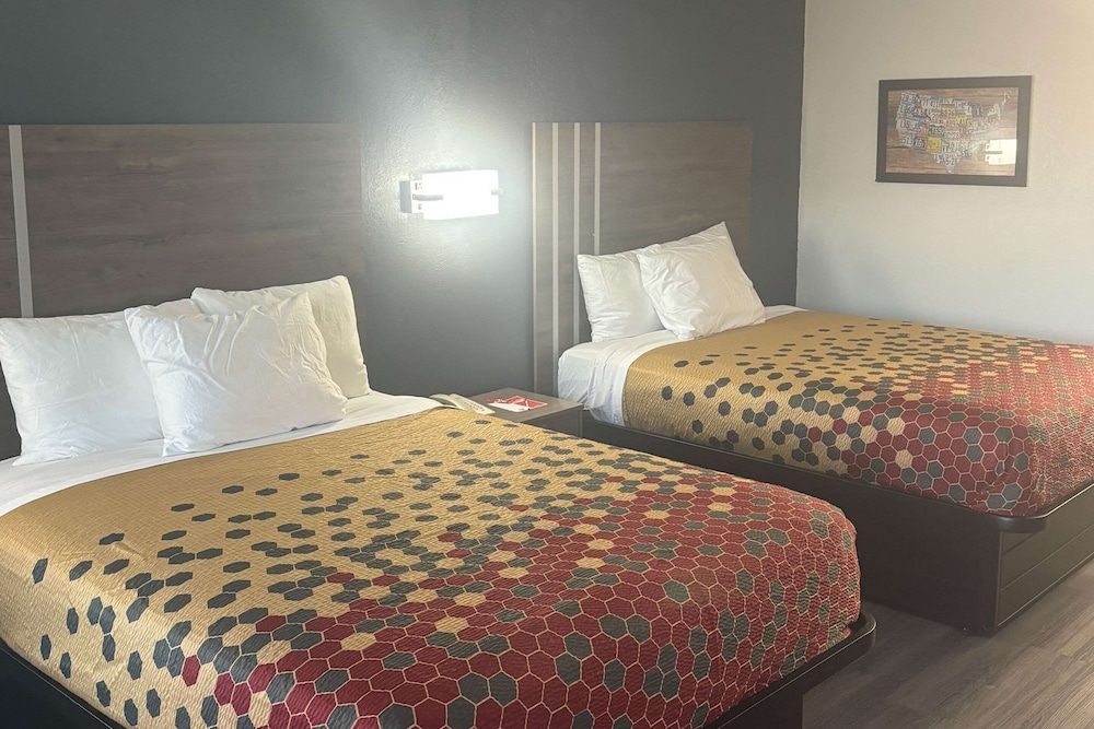 Standard Room, 2 Double Beds, Non Smoking photo 1