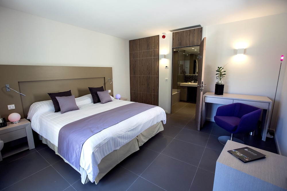 Deluxe Double Room - Photo 2