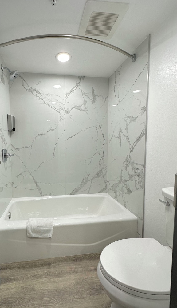 Double or Twin Room, Non Smoking - Photo 5