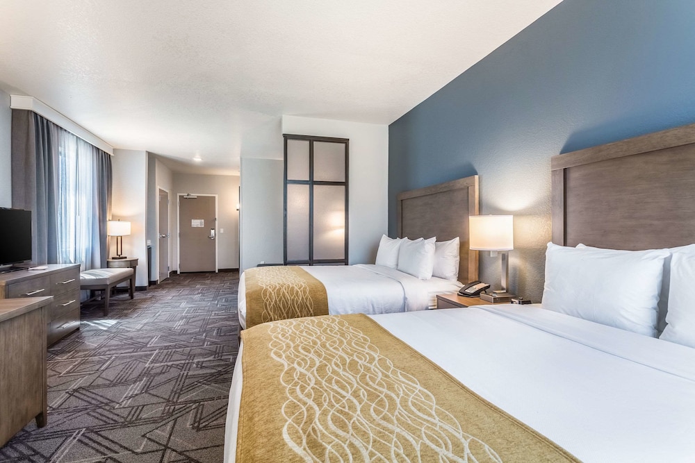 Suite, Multiple Beds, Accessible, Non Smoking photo 3