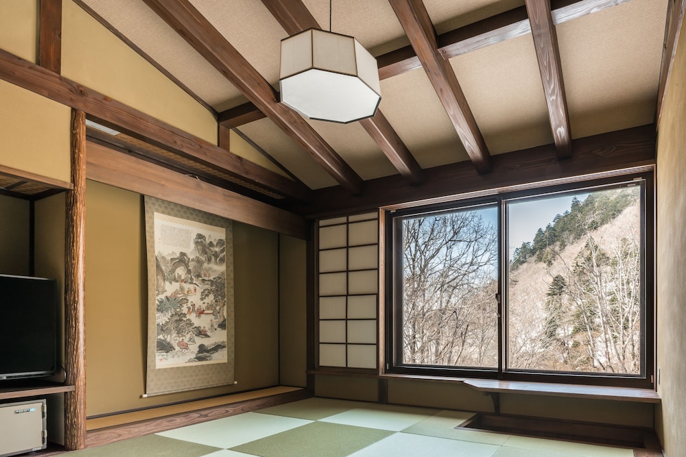 [Yamazakura] Japanese-Western style suite 12 tatami with semi-open-air hot spring bath Non smoking photo 2