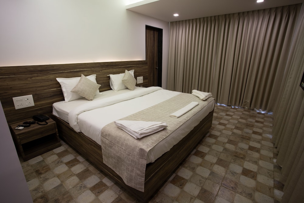 Luxury Room - Photo 8