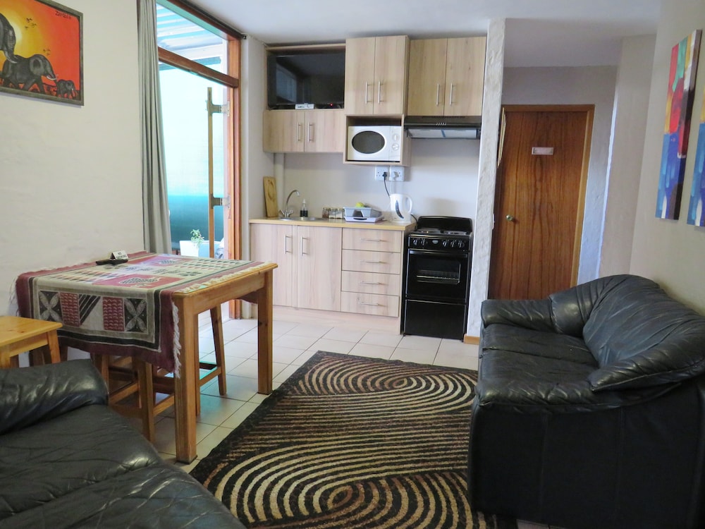 Family Room, 3 Bedrooms photo 3