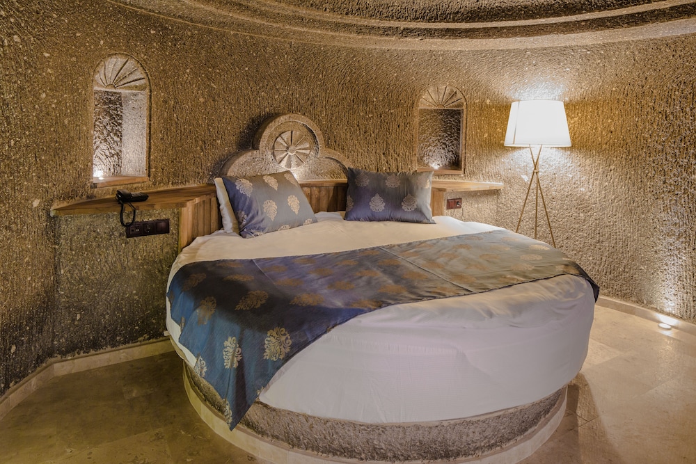 Honeymoon Suite, City View photo 3