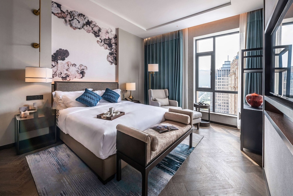 Deluxe Suite, 1 King Bed, Non Smoking