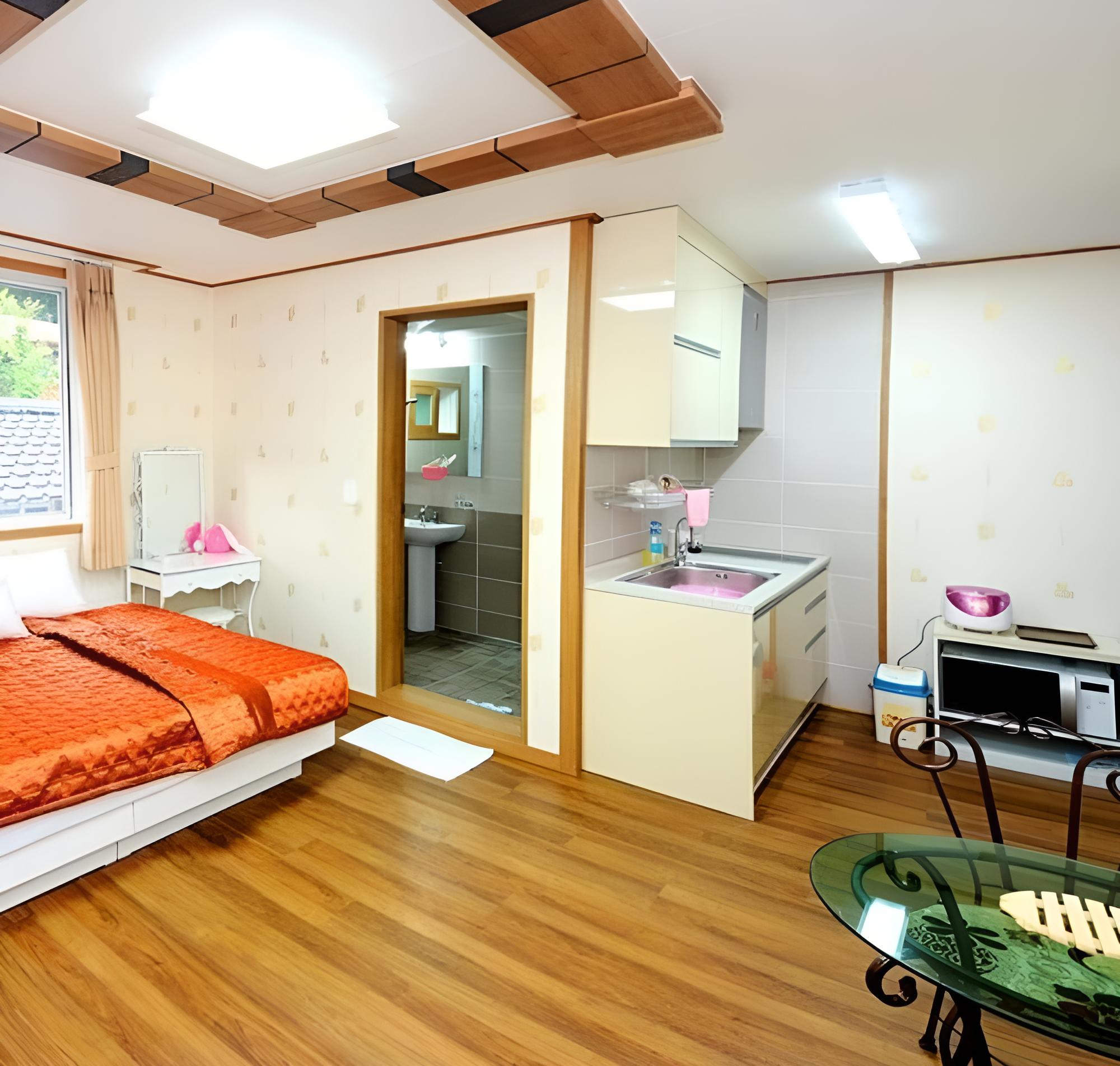 Room (Room 202 (double bed)) photo 1