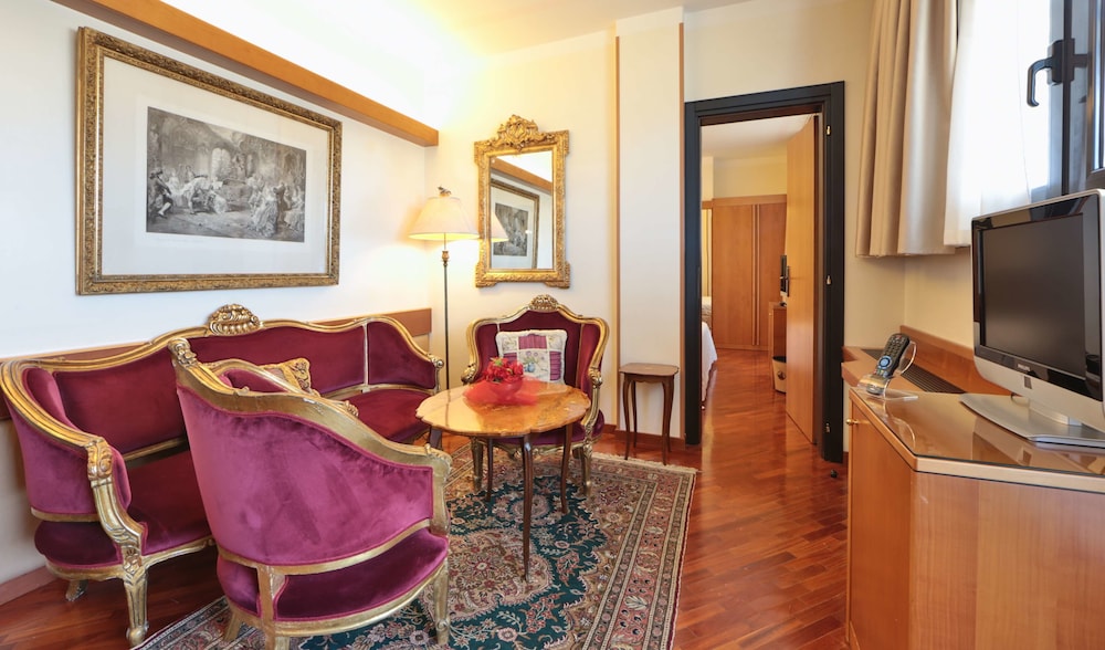 Junior Suite, 1 King Bed