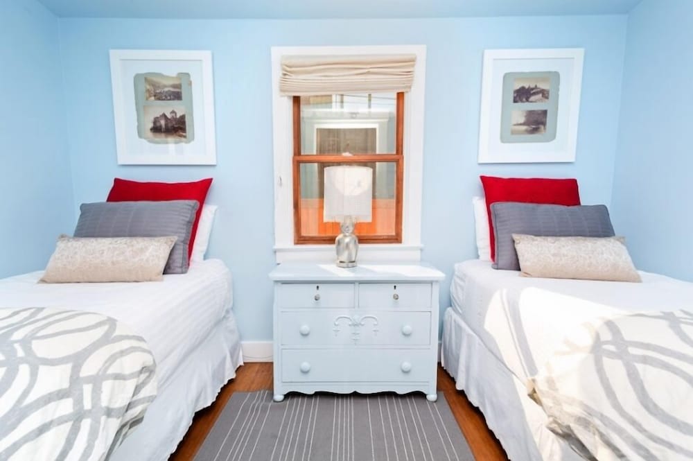NO. 3 Travel Suite photo 3