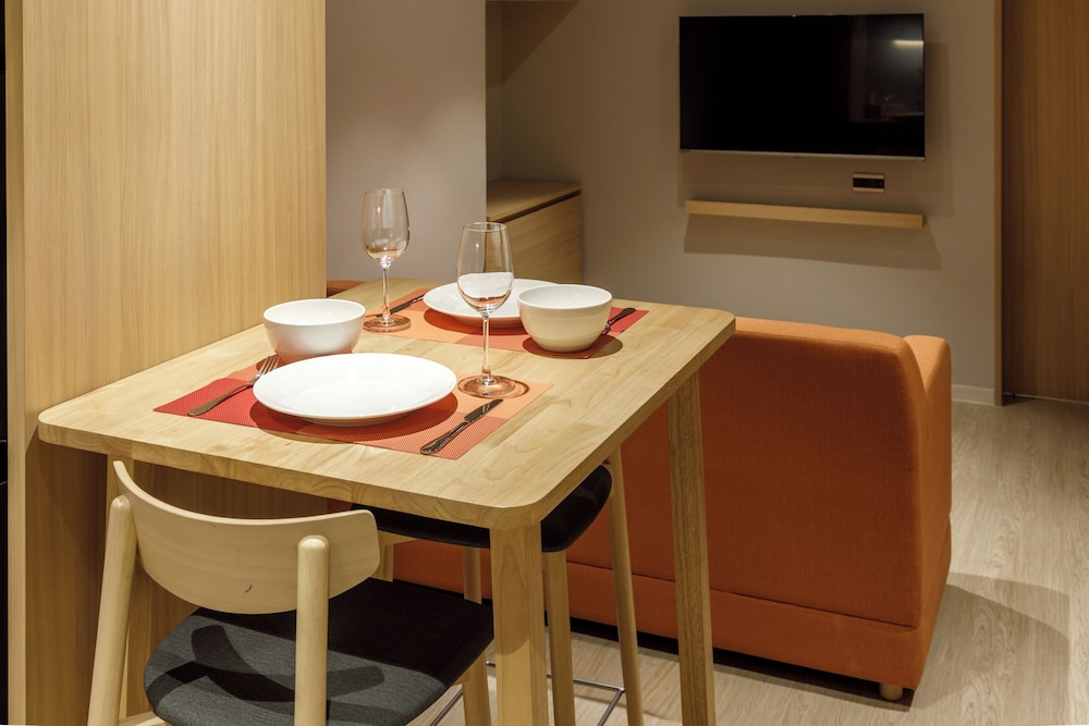 Croom Stay Suite thumbnail 5