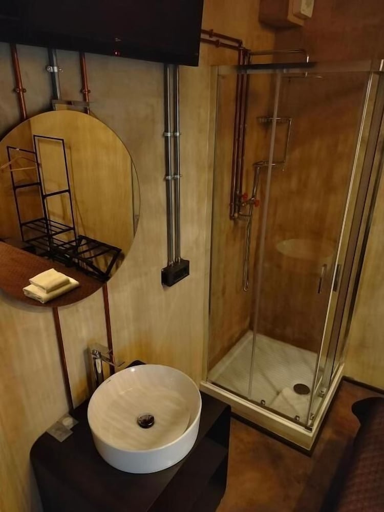 Superior Triple Room, Shared Bathroom - Photo 2