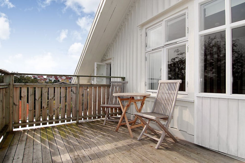 Twin Room, Balcony (Shared bathroom) photo 2