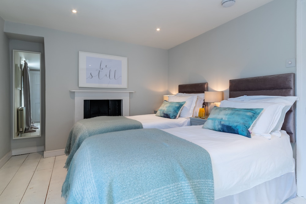 Luxury House photo 3