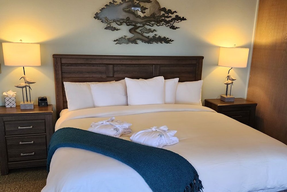 Classic Studio, Multiple Beds, Balcony, Ocean View photo 1