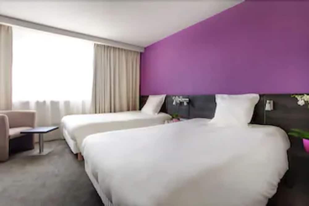 Standard Room, 2 Double Beds - Photo 2