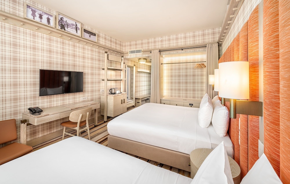Deluxe Twin Room, 2 Twin Beds photo 2