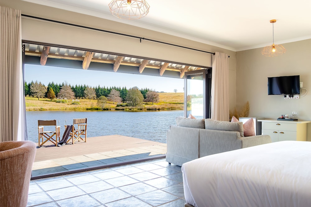 Honeymoon Suite photo 3