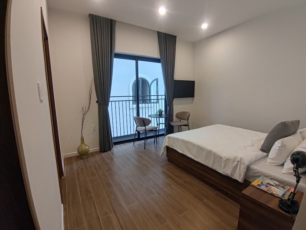 Superior Double Room, Bathtub