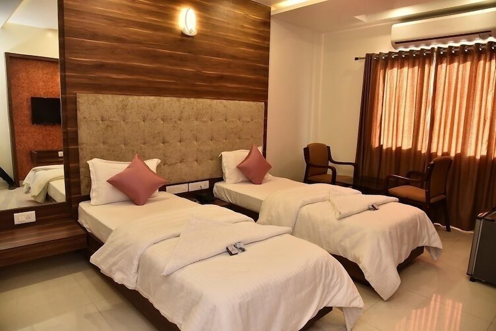 Deluxe Double Or Twin Room, 1 Large Twin Bed, Accessible, City View photo 1