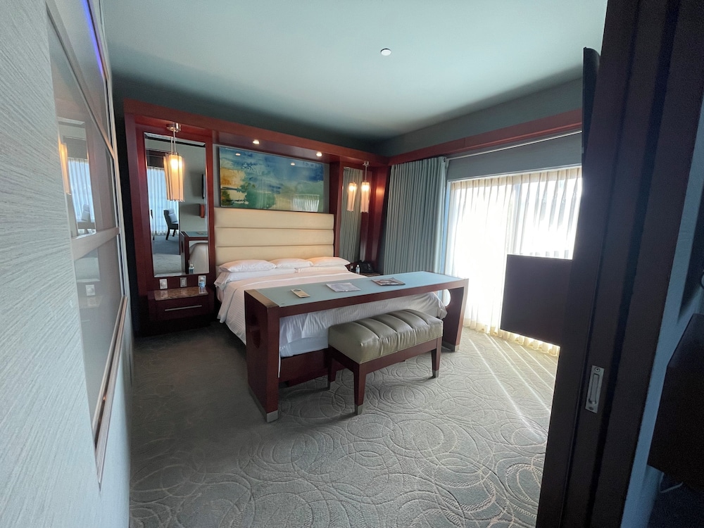 Deluxe Spa Suite, 1 King Bed with Sofa bed