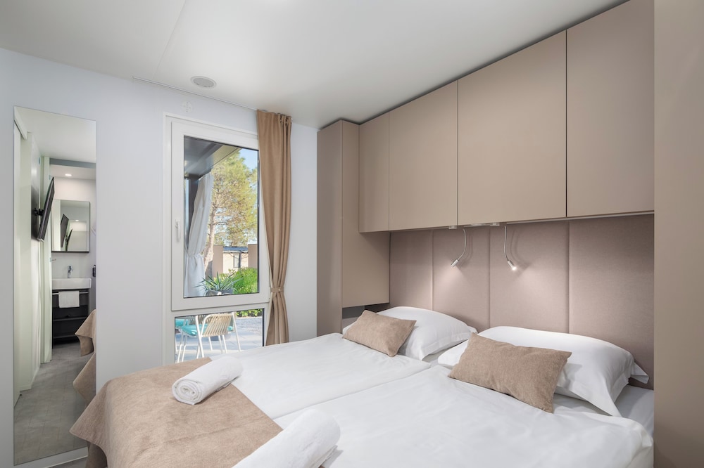 Premium Holiday Home photo 2