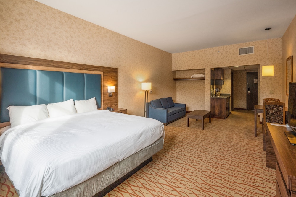 King Mountain View Suite photo 1