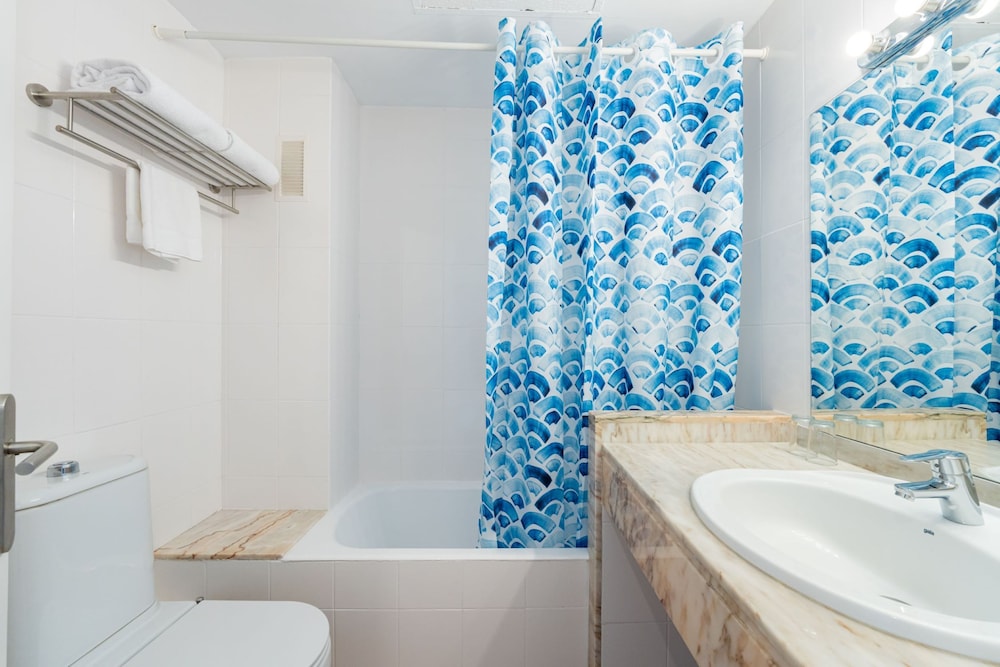 Junior Suite, Pool View - Photo 10