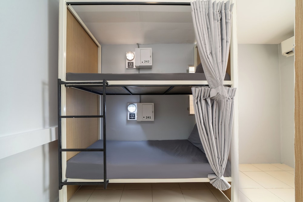 Bed in 4-Bed Dormitory (240) photo 2