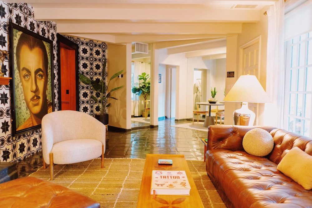 Room (Continental) photo 1