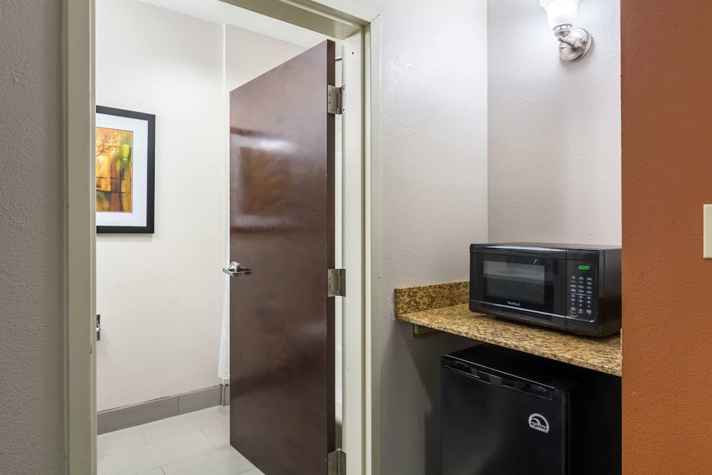 Standard Room, Non Smoking - Photo 2