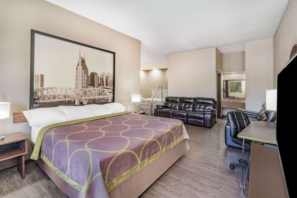 Suite, 1 King Bed - Photo 3