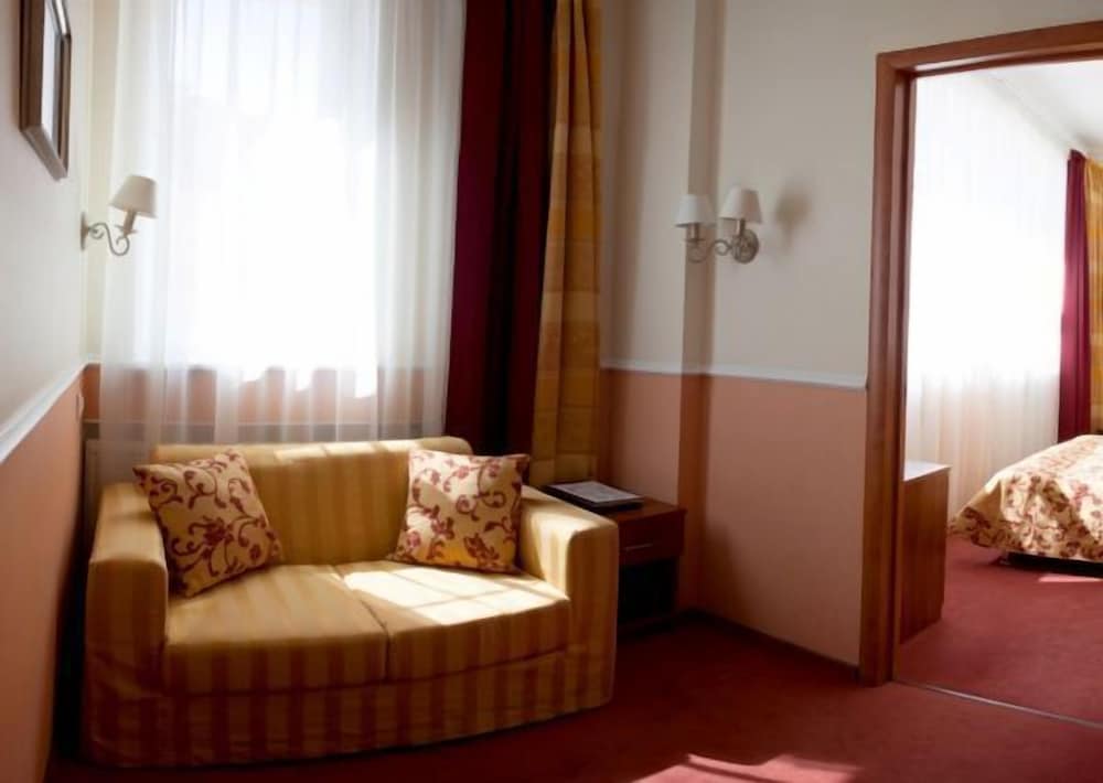 Deluxe Twin Room photo 3